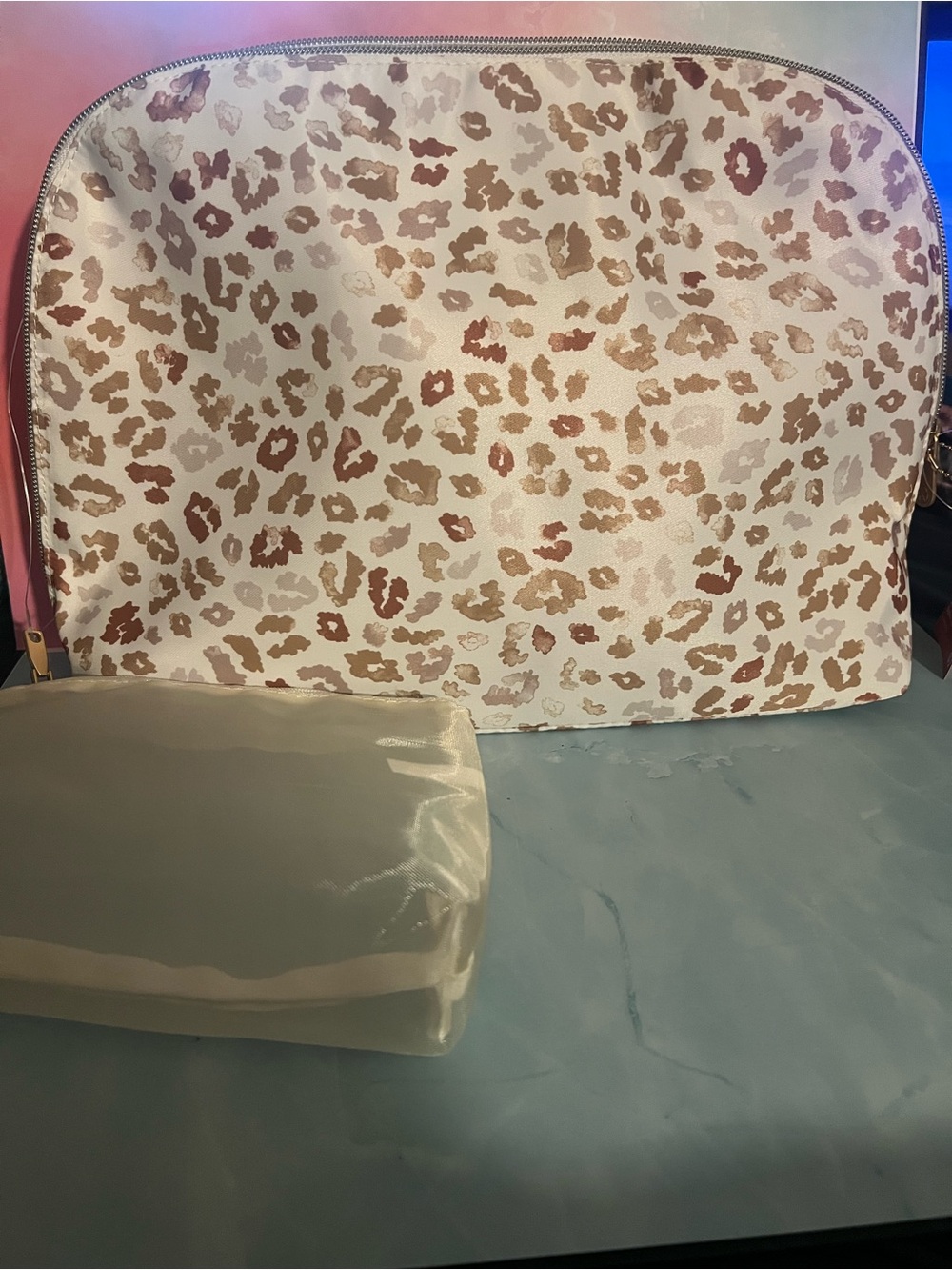 Sonia Kashuk Beige & Brown Leopard Print Dome Case